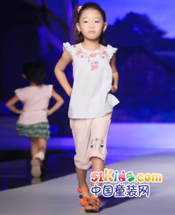 倚盈FACEKISS8
